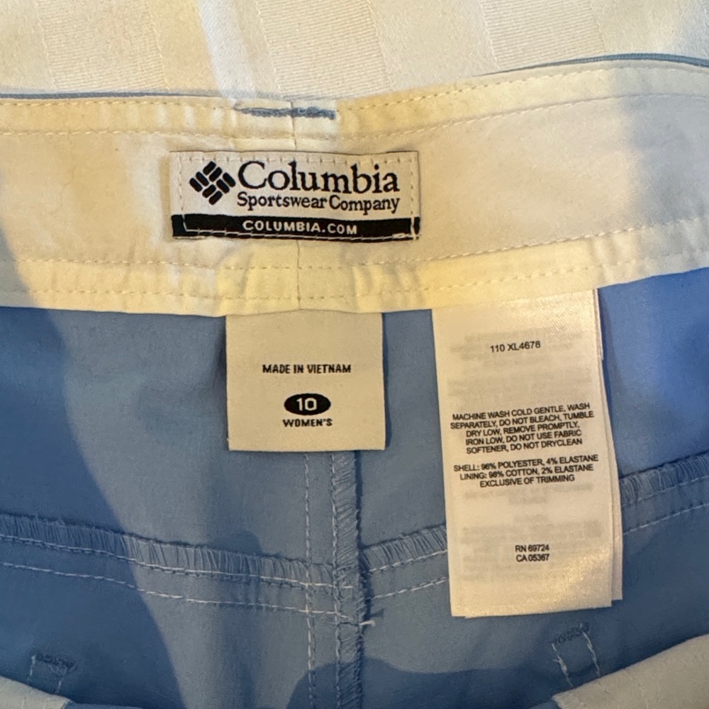 Columbia Women's Sky Blue Bermudas - Picture 2 of 6